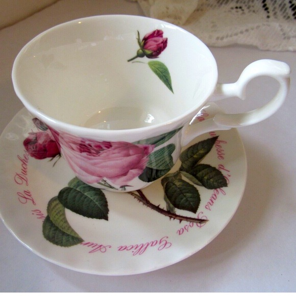 Roy Kirkham~Versailles 2003 Tea Cup and Saucer Fine Bone China~England - Picture 6 of 9
